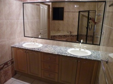 Large master en-suite with double basins